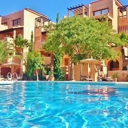 Apartment Luxury Large 2 Bedroom 10 Min Walk To Plaza *