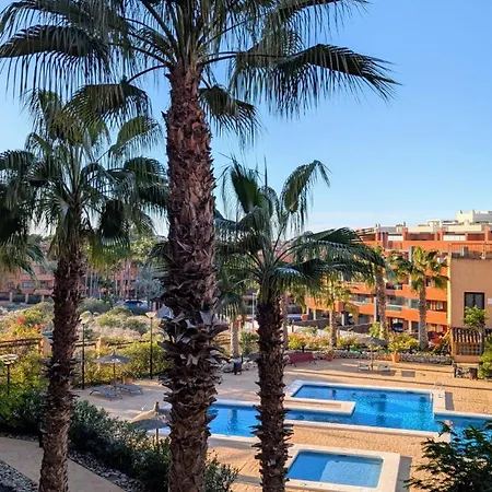 Luxury Large 2 Bedroom 10 Min Walk To Plaza *