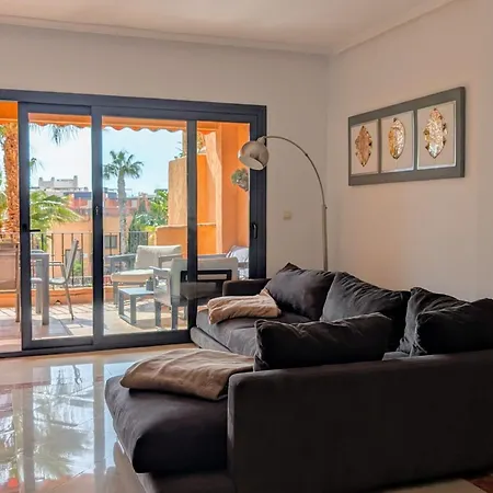 Apartment Luxury Large 2 Bedroom 10 Min Walk To Plaza