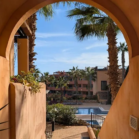 Apartment Luxury Large 2 Bedroom 10 Min Walk To Plaza *